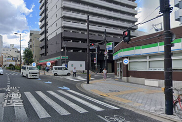 ファミリーマート天王寺堀越町店